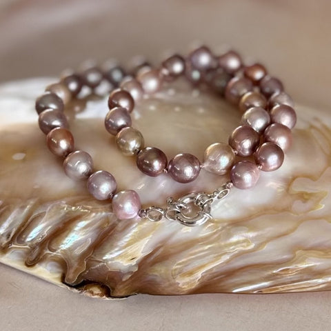 The Rose Pearl Necklace