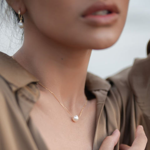 Floating South Sea Pearl on Solid Gold Chain