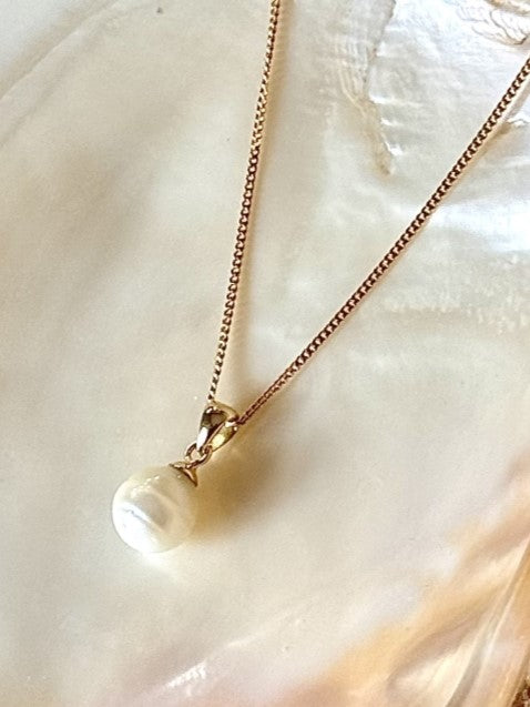 Solid Gold Circle South Sea Pearl Pendant