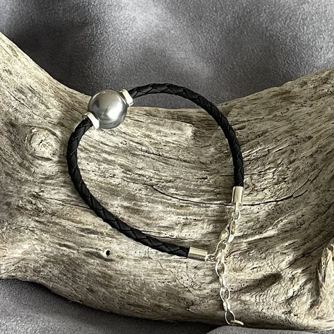 Black South Sea Pearl Leather Bracelet